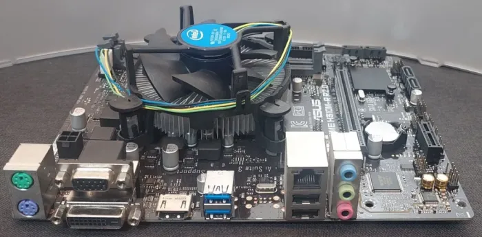 Комплект: материнська плата Asus Prime H310M-R R2.0 / LGA1151 / Intel Core i5-9500 (6 ядер по 3.0 - 4.4 GHz) / 16 GB DDR4 / Intel UHD Graphics 630 + Кулер б/в - зображення 3