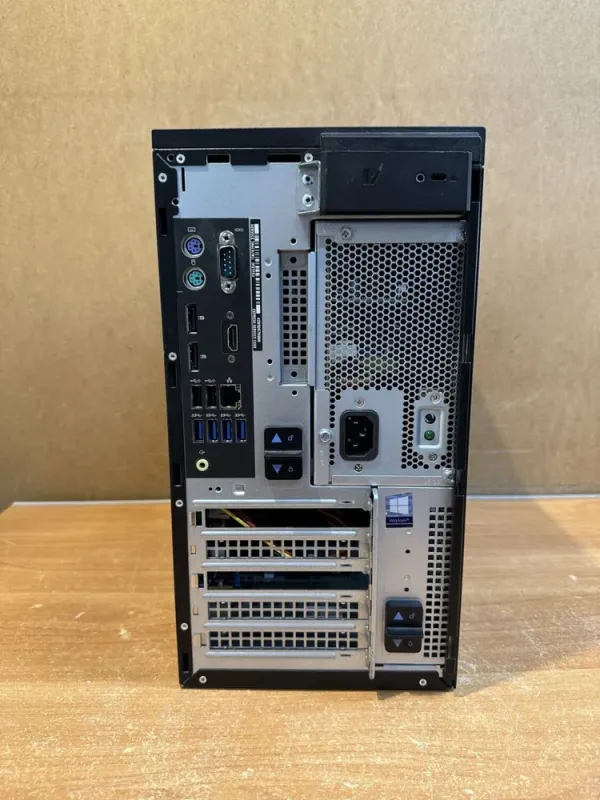 Комп'ютер Б-клас Dell Precision 3630 Tower / Intel Xeon E-2186G (6 (12) ядер по 3.8 - 4.7 GHz) / 32 GB DDR4 / 1000 GB SSD / Intel UHD Graphics P630 / 460W / DVD-ROM / DisplayPort / HDMI б/в - зображення 3