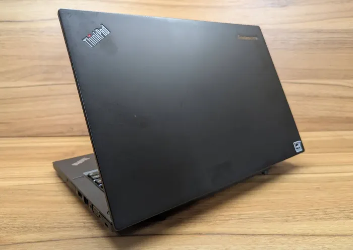 Ноутбук Lenovo ThinkPad T440s / 14" (1600x900) TN / Intel Core i5-4300U (2 (4) ядра по 1.9 - 2.9 GHz) / 8 GB DDR3 / 256 GB SSD / Intel HD Graphics 4400 / WebCam / Fingerprint / Windows 10 б/в - зображення 7