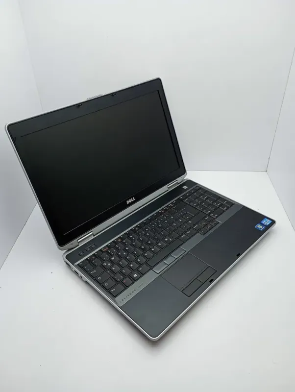 Ноутбук Dell Latitude E6530 / 15.6" (1920x1080) TN / Intel Core i5-3320M (2 (4) ядра по 2.6 - 3.3 GHz) / 8 GB DDR3 / 500 GB HDD / nVidia NVS 5200M, 1 GB DDR3, 64-bit / WebCam б/в - зображення 3
