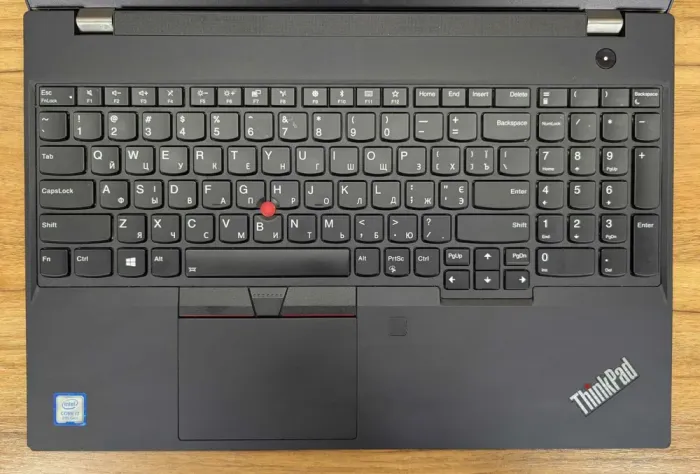 Ультрабук Б-клас Lenovo ThinkPad T590 / 15.6" (1920x1080) IPS / Intel Core i7-8565U (4 (8) ядра по 1.8 - 4.6 GHz) / 16 GB DDR4 / 512 GB SSD / Intel UHD Graphics 620 / WebCam / TouchID / Windows 10 б/в - зображення 4