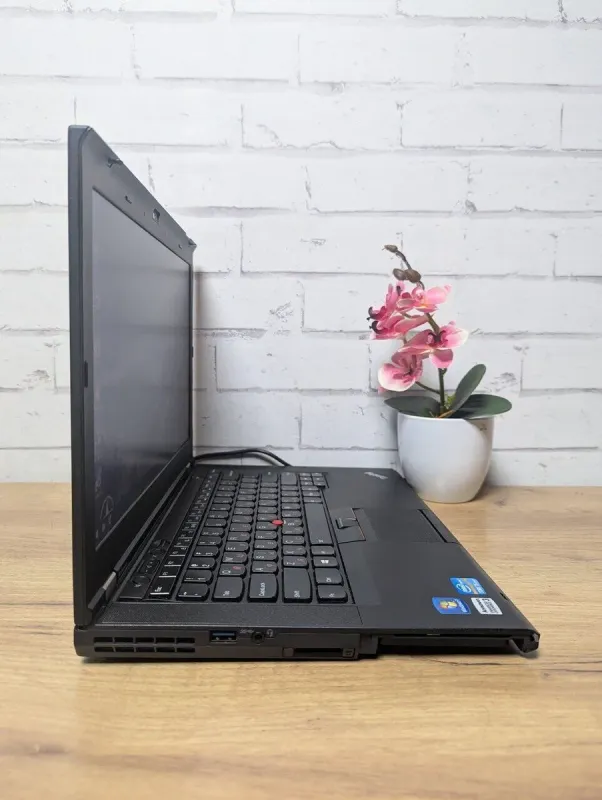 Ноутбук Lenovo ThinkPad T430s / 14" (1366x768) TN / Intel Core i5-3320M (2 (4) ядра по 2.6 - 3.3 GHz) / 8 GB DDR3 / 128 GB SSD / Intel HD Graphics 4000 / WebCam / Без АКБ б/в - зображення 3