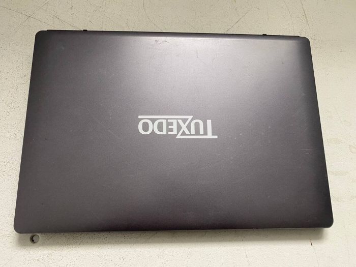 Ноутбук Tuxedo Book BU1505 / 15.6" (1920x1080) TN / Intel Core i7-6500U (2 (4) ядра по 2.5 - 3.1 GHz) / 16 GB DDR3 / 256 GB SSD / Intel HD Graphics 520 / WebCam б/в - зображення 5