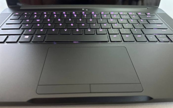 Ігровий ноутбук Razer Blade 14 RZ09-0195 / 14" (3200x1800) IPS Touch / Intel Core i7-6700HQ (4 (8) ядра по 2.6 - 3.5 GHz) / 16 GB DDR4 / 512 GB SSD / nVidia GeForce GTX 1060, 6 GB GDDR5, 192-bit / WebCam / Win 11 б/в - зображення 6
