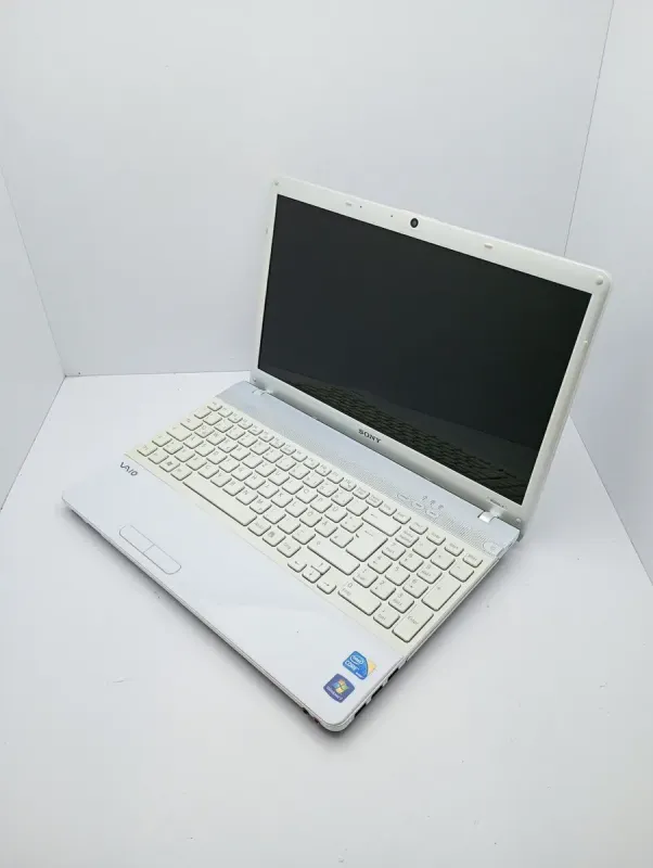 Ноутбук Sony VPC156 / 15.6" (1366x768) TN / Intel Core i3-350M (2 (4) ядра по 2.26 GHz) / 6 GB DDR3 / 320 GB HDD / Intel HD Graphics / WebCam б/в - зображення 4