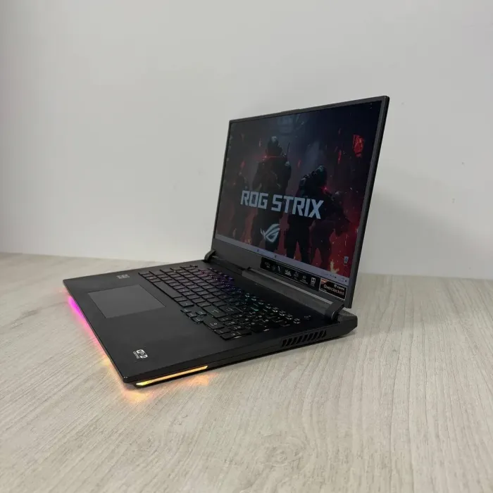 Ігровий ноутбук Б-класу Asus ROG Strix SCAR 17 G731QR / 17,3" (1920x1080) IPS / AMD Ryzen 9 5900HX (8 (16) ядер по 3,3 - 4,6 ГГц) / 24 ГБ DDR4 / 1000 ГБ SSD / nVidia GeForce RTX 3070, 8 ГБ GDDR6, 256-біт б/в - зображення 5