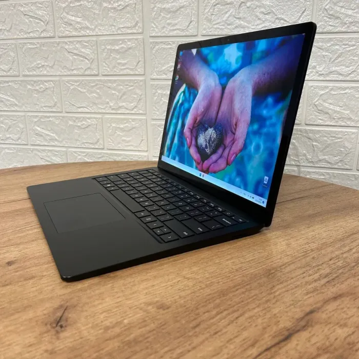 Ультрабук Microsoft Surface Laptop 5 / 13.5" (2256x1504) IPS Touch / Intel Core i7-1265U (10 (12) ядер по 3.6 - 4.8 GHz) / 16 GB DDR4 / 256 GB SSD NVMe / Intel Iris Xe Graphics / WebCam б/в - зображення 5