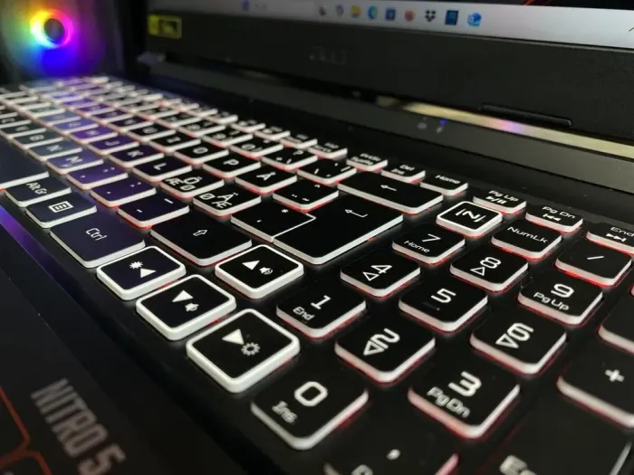 Ігровий ноутбук Acer Nitro 5 AN515-57 / 15.6" (1920x1080) IPS / Intel Core i5-11400H (6 (12) ядер по 2.7 - 4.5 GHz) / 16 GB DDR4 / 512 GB SSD / nVidia GeForce RTX 3060, 6 GB GDDR6, 192-bit / WebCam б/в - зображення 5