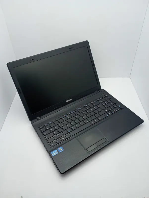 Ноутбук Asus K54 / 15.6" (1366x768) TN / Intel Core i3-2310M (2 (4) ядра по 2.1 GHz) / 6 GB DDR3 / 500 GB HDD / Intel HD Graphics 3000 / WebCam б/в - зображення 5