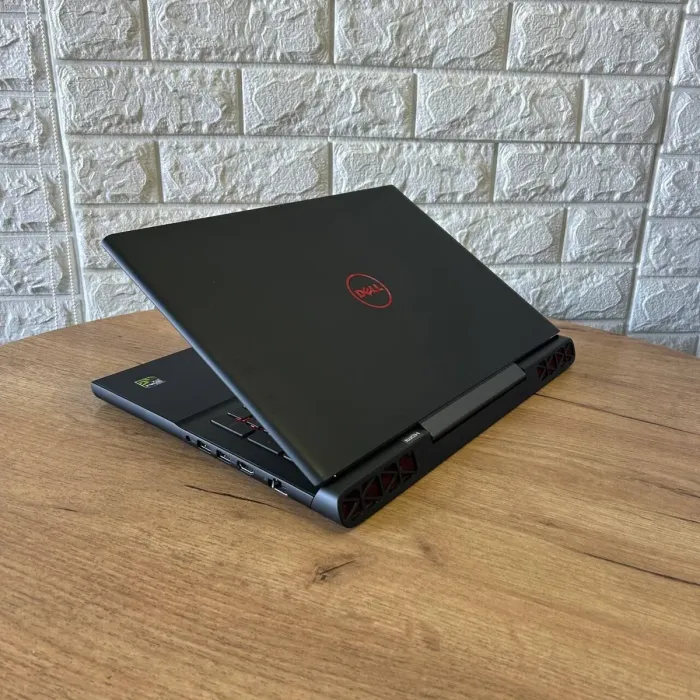 Ігровий ноутбук Dell Inspiron 15 Gaming 7567 / 15.6" (1920x1080) IPS / Intel Core i5-7300HQ (4 ядра по 2.5 - 3.5 GHz) / 8 GB DDR4 / 128 GB SSD M.2 + 1000 GB HDD / nVidia GeForce GTX 1050, 4 GB GDDR5, 128-bit / WebCam б/в - зображення 6