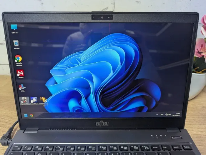 Ультрабук Б-клас Fujitsu LifeBook U938 / 13.3" (1920x1080) TN / Intel Core i5-8350U (4 (8) ядра по 1.7 - 3.6 GHz) / 8 GB DDR4 / 128 GB SSD / Intel UHD Graphics 620 / WebCam / Без АКБ б/в - зображення 3