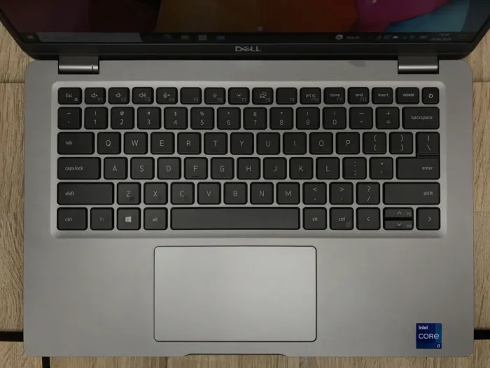 Ультрабук Б-клас Dell Latitude 5420 / 14" (1920x1080) IPS / Intel Core i7-1185G7 (4 (8) ядра по 3.0 - 4.8 GHz) / 8 GB DDR4 / 256 GB SSD M.2 / Intel Iris Xe Graphics / WebCam / Windows 10 б/в - зображення 4