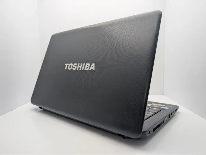 Ноутбук Toshiba Satellite Pro L770 / 17.3" (1600x900) TN / Intel Core i3-2330M (2 (4) ядра по 2.2 GHz) / 6 GB DDR3 / 500 GB HDD / Intel HD Graphics 3000 / WebCam / DVD-ROM б/в - зображення 8