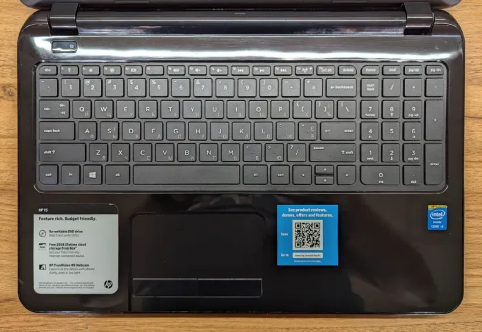 Ноутбук HP 15-r018dx / 15.6" (1366x768) TN / Intel Core i3-4010U (2 (4) ядра по 1.7 GHz) / 8 GB DDR3 / 240 GB SSD / Intel HD Graphics 4400 / WebCam / Windows 10 б/в - зображення 3