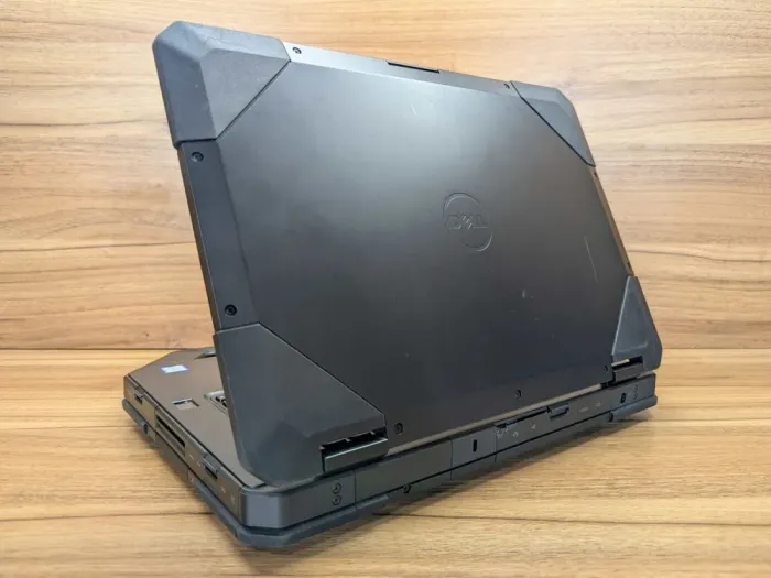 Захищений ноутбук Dell Rugged Latitude 5414 / 14" (1920x1080) IPS Touch / Intel Core i5-6300U (2 (4) ядра по 2.4 - 3.0 GHz) / 8 GB DDR4 / 240 GB SSD / Intel HD Graphics 520 / WebCam / TouchID / Windows 10 б/в - зображення 7