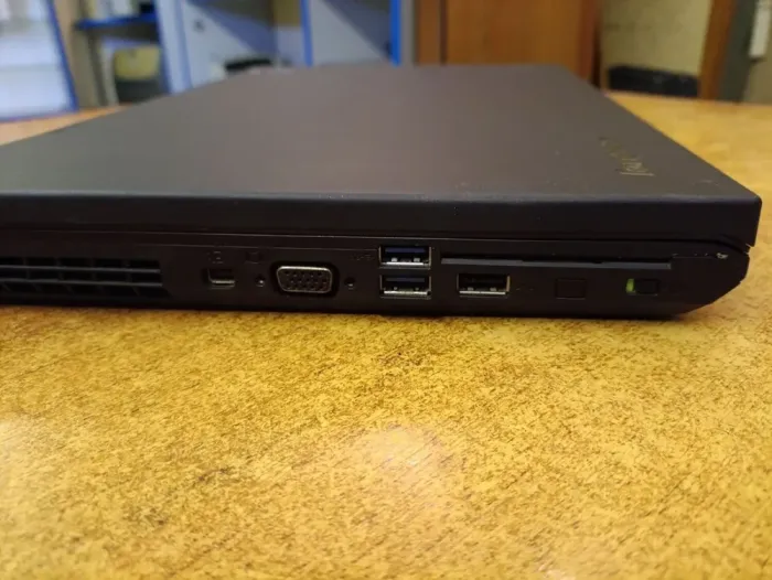 Ноутбук Б-клас Lenovo ThinkPad T530 / 15.6" (1600x900) TN / Intel Core i5-3230M (2 (4) ядра по 2.6 - 3.2 GHz) / 4 GB DDR3 / 120 GB SSD / Intel HD Graphics 4000 / WebCam б/в - зображення 5