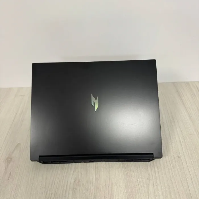 Ігровий ноутбук Б-класу Acer Nitro V16 ANV16-41 / 16" (1920x1200) IPS / AMD Ryzen 5 8645HS (6 (12) ядер по 4,3 - 5,0 ГГц) / 16 ГБ DDR5 / 512 ГБ SSD / nVidia GeForce RTX 4060, 8 ГБ GDDR6, 128-біт / WebCam б/в - зображення 6