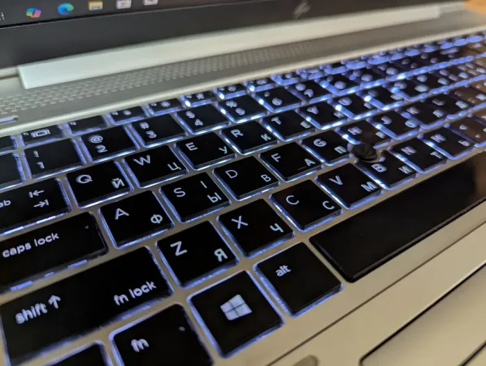 Ультрабук Б-клас HP EliteBook 850 G5 / 15.6" (1920x1080) IPS / Intel Core i7-7600U (2 (4) ядра по 2.8 - 3.9 GHz) / 16 GB DDR4 / 512 GB SSD / Intel HD Graphics 620 / HDMI / Fingerprint / Windows 10 б/в - зображення 7