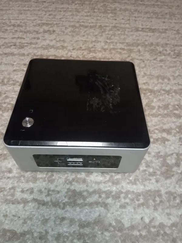 Неттоп Б-клас Intel NUC NUC5CPYB USFF / Intel Celeron N3060 (2 ядра по 1.6 - 2.48 GHz) / 4 GB DDR3 / 120 GB SSD / Intel HD Graphics / WiFi б/в - зображення 2