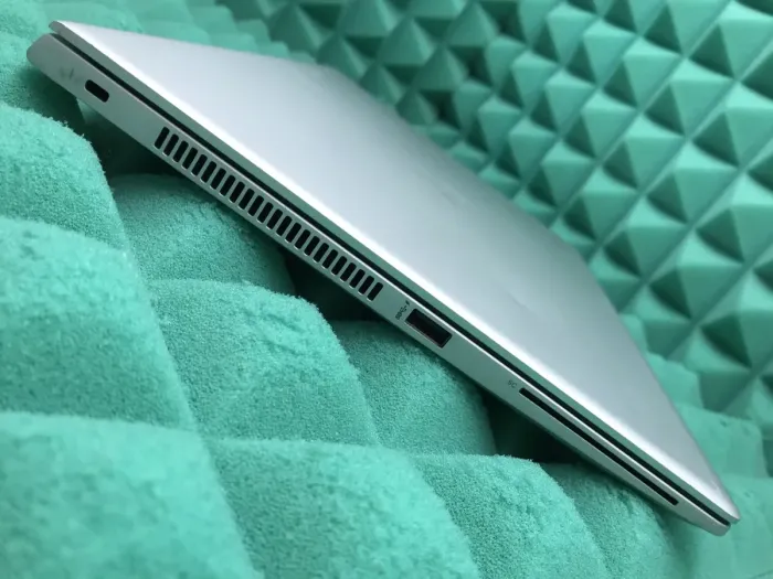 Ультрабук Б-клас HP EliteBook 840 G5 / 14" (1920x1080) IPS / Intel Core i5-8350U (4 (8) ядра по 1.7 - 3.6 GHz) / 8 GB DDR4 / 256 GB SSD M.2 / Intel UHD Graphics 620 / WebCam / Fingerprint / USB 3.1 / HDMI б/в - зображення 5