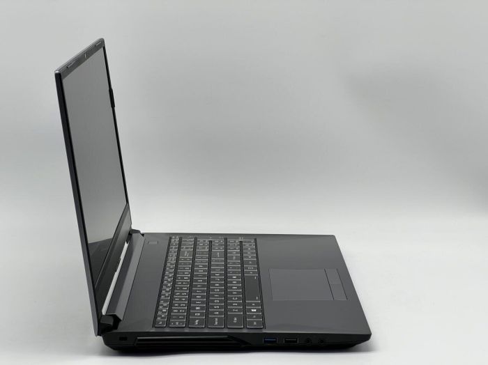 Ігровий ноутбук Б-класу Clevo Sager NH58HPQ / 15,6" (1920x1080) IPS / Intel Core i7-11800H (8 (16) ядер по 2,3 - 4,6 ГГц) / 16 ГБ DDR4 / 480 ГБ SSD / nVidia GeForce RTX 3060, 6 ГБ GDDR6, 192-біт / WebCam б/в - зображення 3