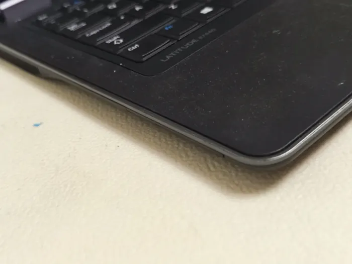 Ноутбук Dell Latitude E7440 / 14" (1920x1080) IPS Touch / Intel Core i7-4600U (2 (4) ядра по 2.1 - 3.3 GHz) / 8 GB DDR3 / 256 GB SSD / Intel HD Graphics 4400 / WebCam б/в - зображення 3