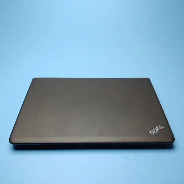 Ноутбук Lenovo ThinkPad E555 / 15.6" (1366x768) TN / AMD A6-7000 (2 ядра по 2.2 - 3.0 GHz) / 8 GB DDR3 / 512 GB SSD / AMD Radeon R4 Graphics / WebCam / DVD-ROM / Win 10 Pro б/в - зображення 6