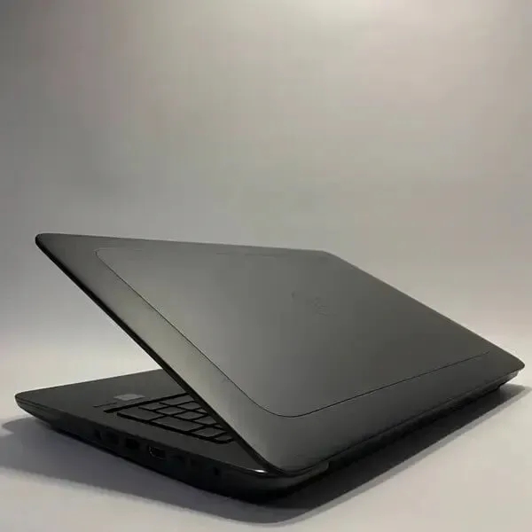 Мобільна робоча станція Б-клас HP zBook 15 G3 / 15.6" (1920x1080) IPS / Intel Core i7-6820HQ (4 (8) ядра по 2.7 - 3.6 GHz) / 16 GB DDR4 / 512 GB SSD / nVidia Quadro M1000M, 2 GB DDR3, 128-bit / Fingerprint / WebCam б/в - зображення 8