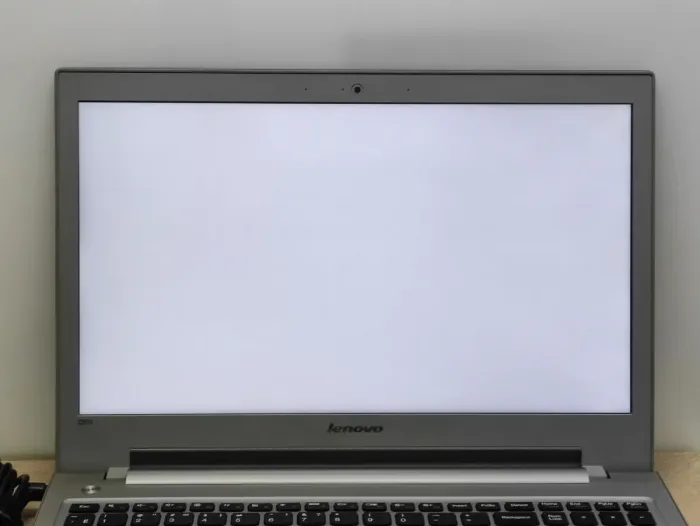 Ноутбук Lenovo IdeaPad Z500 / 15.6" (1366x768) TN / Intel Core i7-3520M (2 (4) ядра по 2.9 - 3.6 GHz) / 8 GB DDR3 / 1000 GB HDD / nVidia GeForce GT 645M, 2 GB DDR3, 128-bit / WebCam / АКБ не тримає б/в - зображення 9