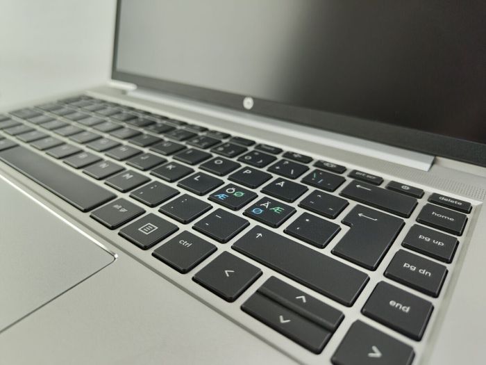 Ультрабук HP ProBook 440 G8 / 14" (1920x1080) IPS / Intel Core i5-1135G7 (4 (8) ядра по 2.4 - 4.2 GHz) / 16 GB DDR4 / 240 GB SSD / Intel UHD Graphics / WebCam б/в - зображення 3