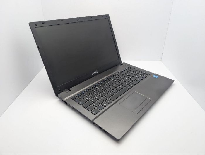 Ноутбук Terra Mobile 1528 / 15.6" (1366x768) TN / Intel Core i3-4000M (2 (4) ядра по 2.4 GHz) / 8 GB DDR3 / 120 GB SSD / Intel HD Graphics 4600 / WevCam / DVD-ROM / АКБ не тримає б/в - зображення 6