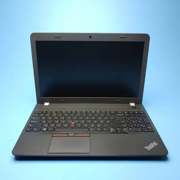 Ноутбук Lenovo ThinkPad E555 / 15.6" (1366x768) TN / AMD A6-7000 (2 ядра по 2.2 - 3.0 GHz) / 8 GB DDR3 / 512 GB SSD / AMD Radeon R4 Graphics / WebCam / DVD-ROM / Win 10 Pro б/в - зображення 2