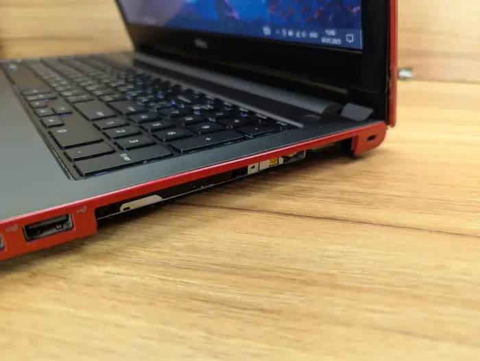 Ноутбук Б-клас Dell Inspiron 5558 / 15.6" (1366x768) TN / Intel Core i5-5200U (2 (4) ядра по 2.2 - 2.7 GHz) / 8 GB DDR3 / 240 GB SSD / nVidia GeForce 920M, 2 GB DDR3, 64-bit / WebCam / Windows 10 б/в - зображення 5