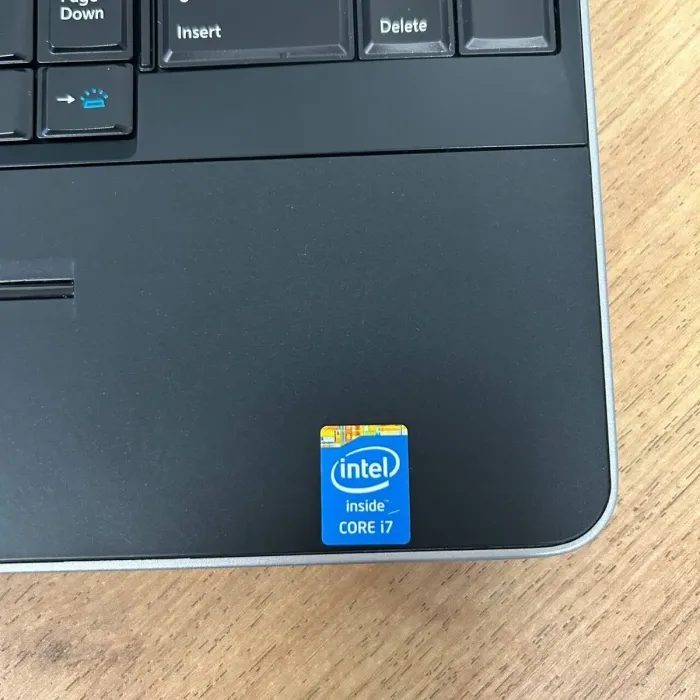 Ноутбук Б-клас Dell Latitude E6540 / 15.6" (1920x1080) IPS / Intel Core i7-4710MQ (4 (8) ядра по 2.5 - 3.5 GHz) / 8 GB DDR3 / 256 GB SSD / AMD Radeon HD 8790M, 2 GB GDDR5, 128-bit / WebCam / DVD-ROM б/в - зображення 9