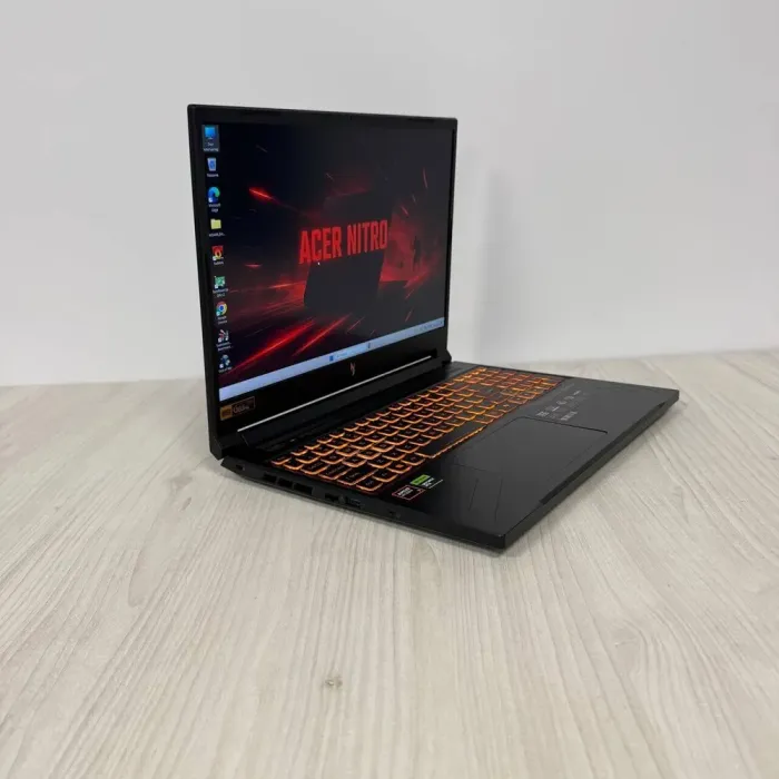 Ігровий ноутбук Acer Nitro V16 ANV16-41-R514 / 16" (1920x1200) IPS / AMD Ryzen 7 8845HS (8 (16) ядер по 3.8 - 5.1 GHz) / 16 GB DDR5 / 1000 GB SSD NVMe / nVidia GeForce RTX 4060, 8 GB GDDR6, 128-bit / WebCam б/в - зображення 4