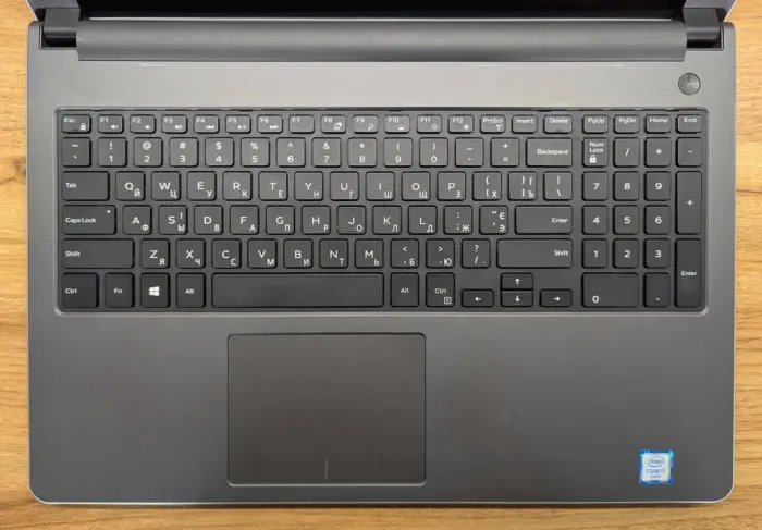 Ноутбук Dell Inspiron 15 5559 / 15.6" (1366x768) TN Touch / Intel Core i7-6500U (2 (4) ядра по 2.5 - 3.1 GHz) / 8 GB DDR3 / 240 GB SSD / Intel HD Graphics 520 / WebCam / Windows 10 б/в - зображення 3