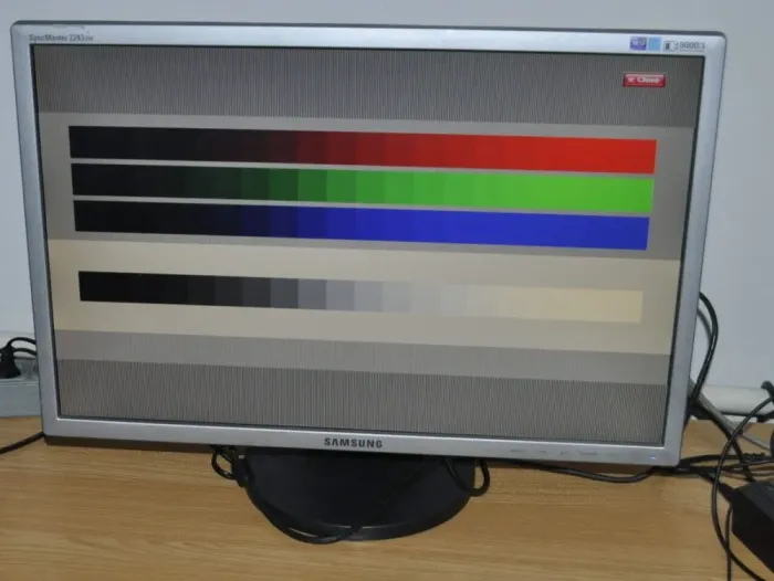 Монітор Samsung SyncMaster 2243WM / 22" (1680x1050) TN / VGA, DVI / Вбудовані колонки 1x 1W / VESA 100x100 б/в - зображення 7