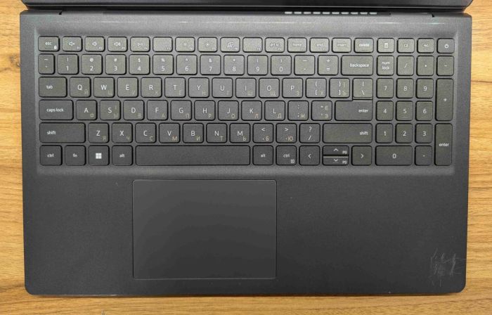 Ультрабук Dell Inspiron 15 3535 / 15.6" (1920x1080) IPS / AMD Ryzen 7 7730U (8 (16) ядер по 2.0 - 4.5 GHz) / 16 GB DDR4 / 512 GB SSD / AMD Radeon RX Vega 8 / WebCam / HDMI / Windows 11 б/в - зображення 3