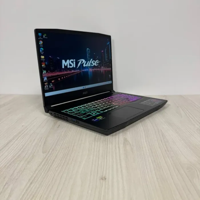 Ігровий ноутбук Б-клас MSI Pulse 15 B13VGK / 15.6" (1920x1080) IPS / Intel Core i7-13700H (14 (20) ядер по 2.4 - 5.0 GHz) / 16 GB DDR5 / 512 GB SSD NVMe / nVidia GeForce RTX 4070, 8 GB GDDR6, 128-bit / WebCam б/в - зображення 4