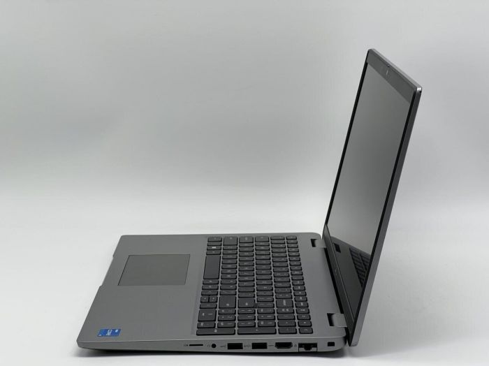 Ультрабук Dell Latitude 5540 / 15.6" (1920x1080) IPS / Intel Core i5-1335U (10 (12) ядер по 3.4 - 4.6 GHz) / 16 GB DDR4 / 250 GB SSD / Intel Iris Xe Graphics / WebCam б/в - зображення 4