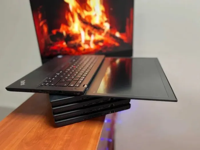 Ноутбук Lenovo ThinkPad T470 / 14" (1920x1080) IPS / Intel Core i5-6200U (2 (4) ядра по 2.3 - 2.8 GHz) / 8 GB DDR4 / 256 GB SSD M.2 / Intel HD Graphics 520 / WebCam / Windows 10 б/в - зображення 5