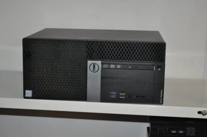 Комп'ютер Dell OptiPlex 7040 Tower / Intel Core i5-6500 (4 ядра по 3.2 -3.6 GHz) / 16 GB DDR4 / 240 GB SSD / Intel HD Graphics 530 / DVD-ROM / Windows 11 Pro б/в - зображення 2