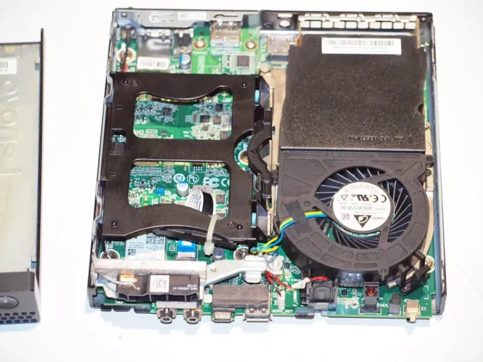 Неттоп Lenovo Thinkcentre m75q-1 USFF / AMD Ryzen 5 3400GE (4 (8) ядер по 3,3 - 4,0 ГГц) / 8 ГБ DDR4 / 256 ГБ SSD / AMD RX Vega 11 / USB 3.1 / Wi-Fi / Блок живлення в комплекті б/в - зображення 10