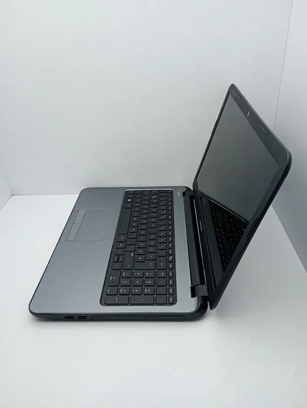 Ноутбук HP Compag 250 / 15.6" (1366x768) TN / Intel Celeron N2840 (2 ядра по 2.16 - 2.58 GHz) / 4 GB DDR3 / 120 GB SSD / Intel HD Graphics / WebCam б/в - зображення 6