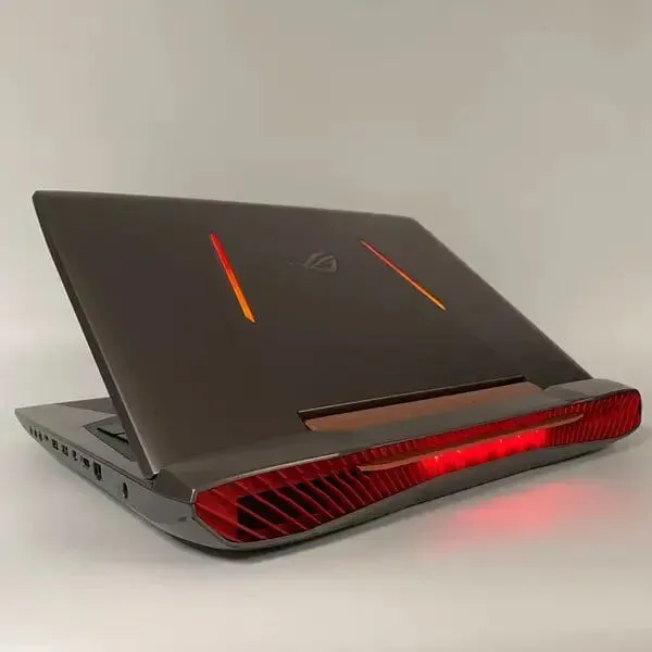 Ігровий ноутбук Asus ROG G752VS / 17.3" (1920x1080) IPS / Intel Core i7-6820HK (4 (8) ядра по 2.7 - 3.6 GHz) / 16 GB DDR4 / 512 GB SSD / nVidia GeForce GTX 1070, 8 GB GDDR5, 256-bit / HDMI / WebCam б/в - зображення 8