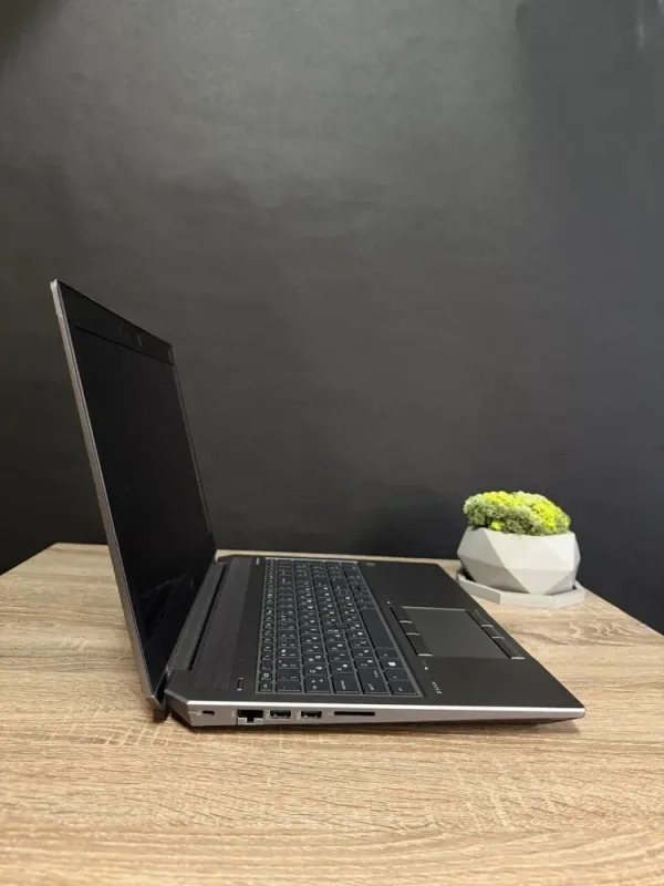 Мобільна робоча станція HP ZBook 15 G5 / 15.6" (1920x1080) IPS / Intel Core i7-8750H (6 (12) ядра по 2.2 - 4.1 GHz) / 16 GB DDR4 / 512 GB SSD M.2 / nVidia Quadro P2000, 4 GB GDDR5, 128-bit / WebCam б/в - зображення 4