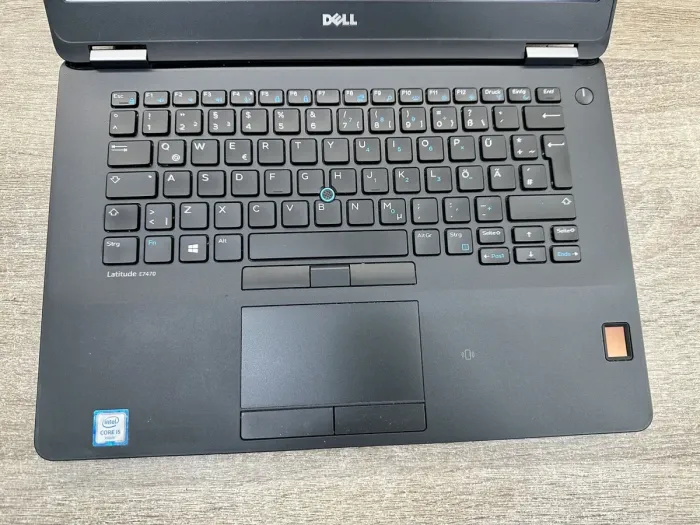 Ноутбук Dell Latitude E7470 / 14" TN / Intel Core i5-6300U (2(4) ядра по 2.4-3 GHz) / 16GB DDR4 / 256GB SSD / HD Graphics 520 / WebCam / Win 10 Pro б/в - зображення 3