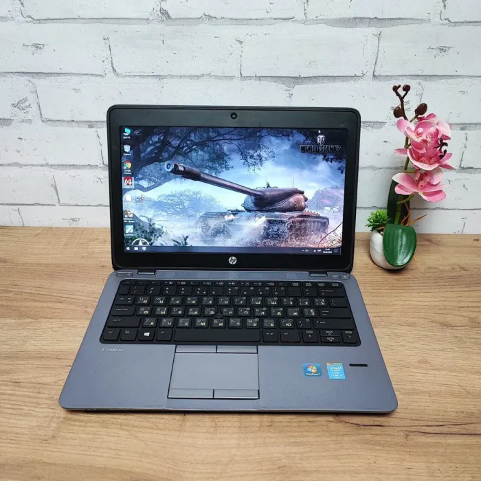 Нетбук HP EliteBook 820 G1 / 12.5" (1366x768) TN / Intel Core i5-4300U (2 (4) ядра по 1.9 - 2.9 GHz) / 12 GB DDR3 / 128 GB SSD / Intel HD Graphics 4400 / WebCam б/в - зображення 2