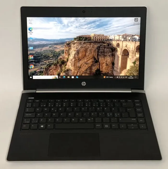 Ультрабук Б-клас HP ProBook 430 G5 / 13.3" (1920x1080) IPS / Intel Core i3-8130U (2 (4) ядра по 2.2 - 3.4 GHz) / 8 GB DDR4 / 128 GB SSD / Intel UHD Graphics 620 / WebCam / Win 10 Pro б/в - зображення 2