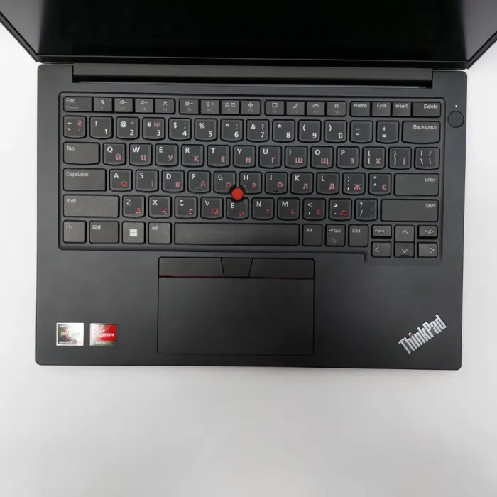Ультрабук Lenovo ThinkPad E14 5 Gen / 14" (1920х1080) IPS / AMD Ryzen 5 7530U (6 (12) ядер по 2.0 - 4.5 GHz) / 16 GB DDR4 / 512 GB SSD / AMD Radeon RX Vega 7 / WebCam б/в - зображення 3